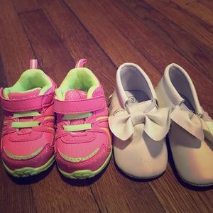 Lot of 2 pairs of baby shoes